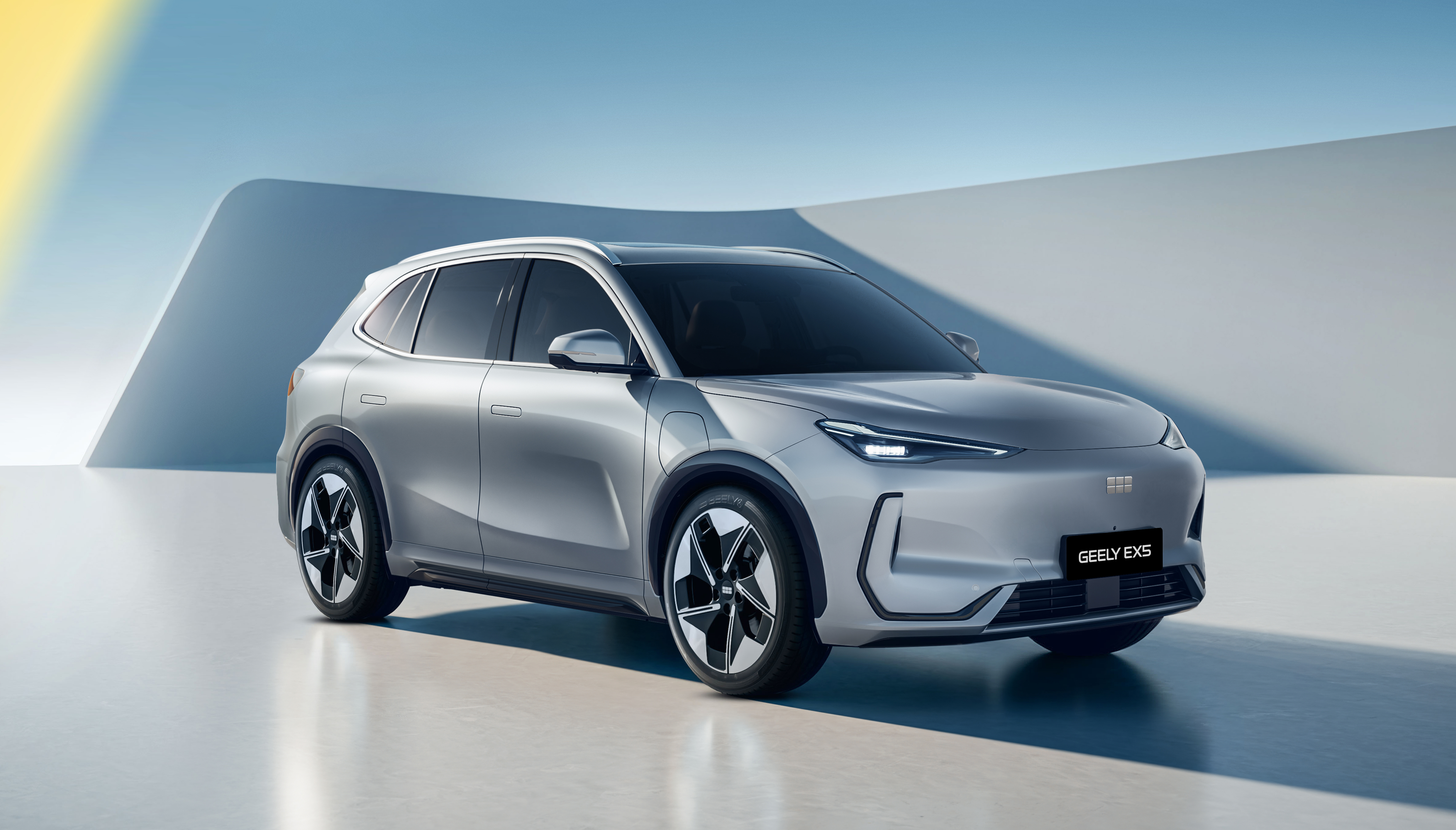 Desain Elegan Geely EX5